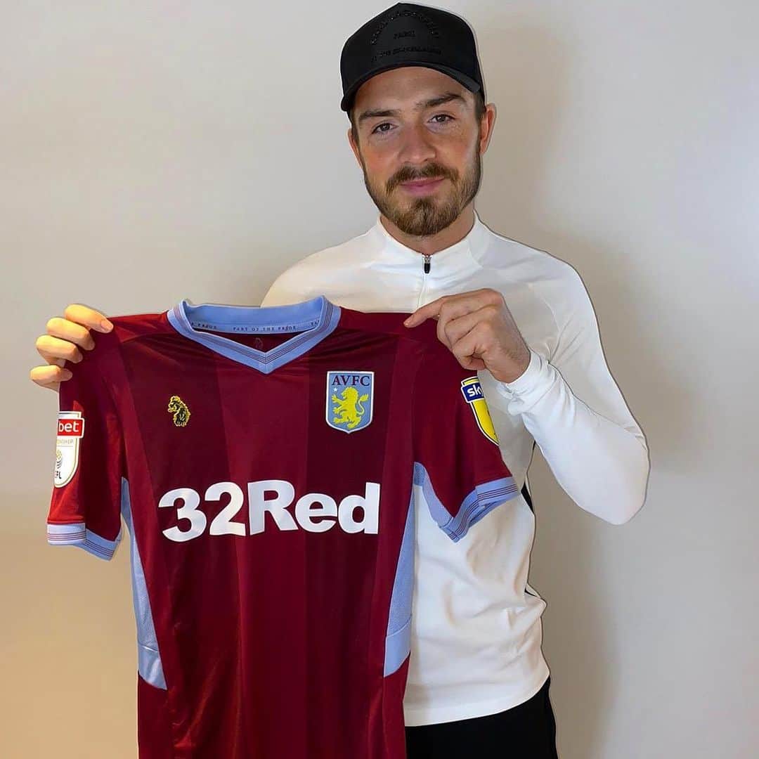 ジャック・グリーリッシュのインスタグラム：「To show my support to the NHS I’m holding a raffle for one of my favorite match day shirts, with the money raised going to the NHS Charities Together fund. If you’d like to enter and support my fundraising effort just click the link in my bio.  The signed shirt I'm giving away is the one I wore in last seasons 0-1 win against Birmingham City at St Andrews where I scored the winner.  Everyone knows how important that match was to me! This was a big win against our rivals and continued our march towards promotion.  To be in with a chance to win, all you have to do is donate a minimum of £10 and a winner will be chosen at random next Sunday at 7pm and announced on my Instagram account.  For every £10 you donate you will receive an entry into the raffle, so a £20 donation would get you two entries and so on. Please tag your mates to let them know they can enter!  A big shout out to my bro @ga11official who raised £17K. Gabby and I discussed this a couple weeks back and we’re really happy to be able to help.  Stay safe and good luck!  #avfc #nhs #utv #nhscharity」