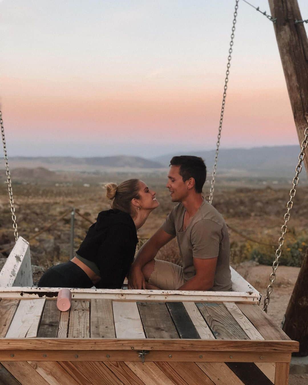 ナタリー・ジェーン・ローザーのインスタグラム：「Today is Harley Bonner day. A day for celebrating the love of my life. A day for celebrating the man who will steal your babies and dogs to kiss and cuddle them, the man who will sit and have a conversation with anyone about anything, the man who makes me laugh and enjoy every moment of my life ❤️ Happy Birthday @harleympb」