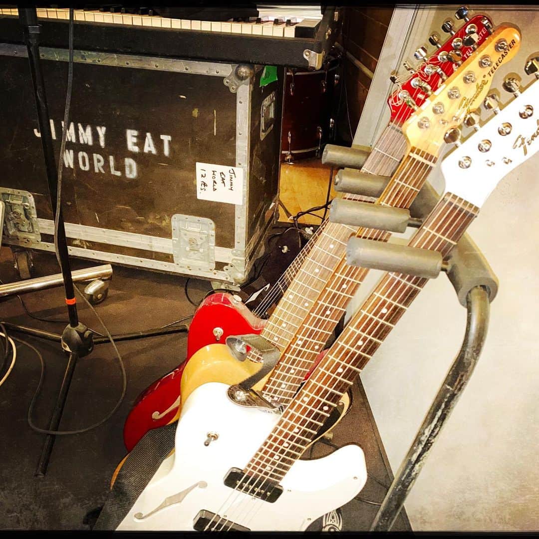 ジム・アドキンスのインスタグラム：「My posse of ja90 soldiers. @fender」