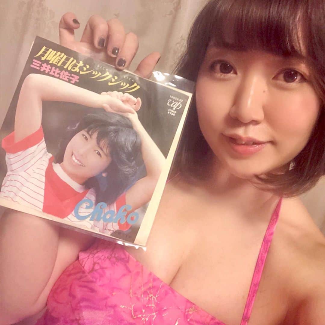 ちゃんまいさんのインスタグラム写真 - (ちゃんまいInstagram)「・ 月曜日はシックシック〜♡ それ以外はファッ●ファッ●〜♡ ・ これがちゃんまいの日常だよ♡ ・ #ベッドイン #japanese #sexy #idol」4月27日 9時28分 - dakko_shite_cho3