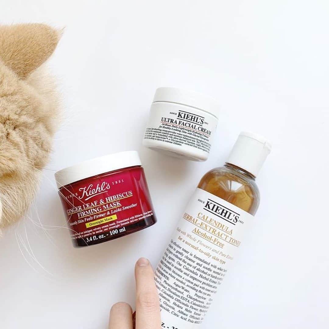 MOVE / ムーブさんのインスタグラム写真 - (MOVE / ムーブInstagram)「❁﻿ ┈┈┈┈┈┈┈┈┈┈┈┈┈┈┈﻿ ﻿ @kiehls のスキンケアアイテムが人気♥﻿ 165年の歴史を持つkiehlsは、日本だけだなく世界中で愛されるブランド。﻿ 厳選された天然年由来成分がお肌の悩みを解決してくれます。﻿ オンラインストアでも500円でサンプルセットを購入できるので気軽に試せるのも◎﻿ ﻿ 肌悩みがある方は是非一度試してみてください♥﻿ ﻿ ﻿ Photo by﻿ @natsu_cosme_﻿ @june_.o﻿ @s_o_0808﻿ ﻿ MiLKではみなさんからのお写真を募集しています♡﻿ @milk_magazine_ を付けて投稿してね♡﻿ ﻿ ┈┈┈┈┈┈┈┈┈┈┈┈┈┈┈﻿ ﻿ #kiehls #キールズ #スキンケア  #ニキビケア #化粧水 #クレンジング #保湿クリーム  #スキンケアマニア #敏感肌スキンケア #敏感肌ケア #ゆらぎ肌 #肌荒れ改善 #毛穴ケア  #敏感肌コスメ #スキンケアマニア #おすすめスキンケア #肌ケア #ナチュラルコスメ #オーガニックコスメ #コスメ好きさんと繋がりたい #美容垢 #美容好きさんと繋がりたい#置き画 #置き画くらぶ #置き画クラブ #置き画倶楽部 #置き画くら部 #お洒落さんと繋がりたい #おしゃれさんと繋がりたい #milk_web」4月27日 19時59分 - milkmag_official