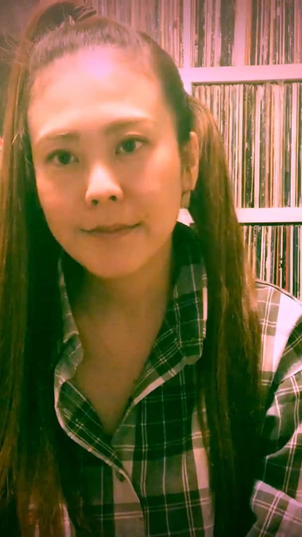 SONOMIのインスタグラム：「. LIVEが出来なかった時の悔しさ。周りの人達の行動で救われたり学んだり今思う事を曲に込めました。 トラックメイクにも チャレンジしてみました。 皆さん良かったら聞いてね♫ 指名してくれた雄猿 @yuen.un ありがとう。 . . 次はYURIKA @yurika1245 とLEAP君 @str_leap に バトンタッチ‼️ . #ワンバースチャレンジ」