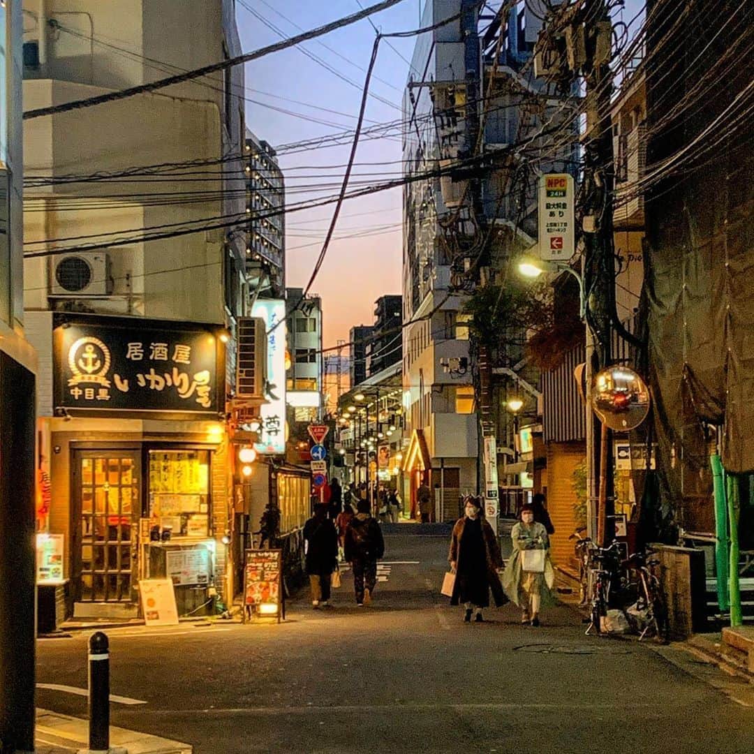 RIKAPEPEのインスタグラム：「街の灯りと、皆の笑顔が恋しいね。 再会を楽しみに💌」