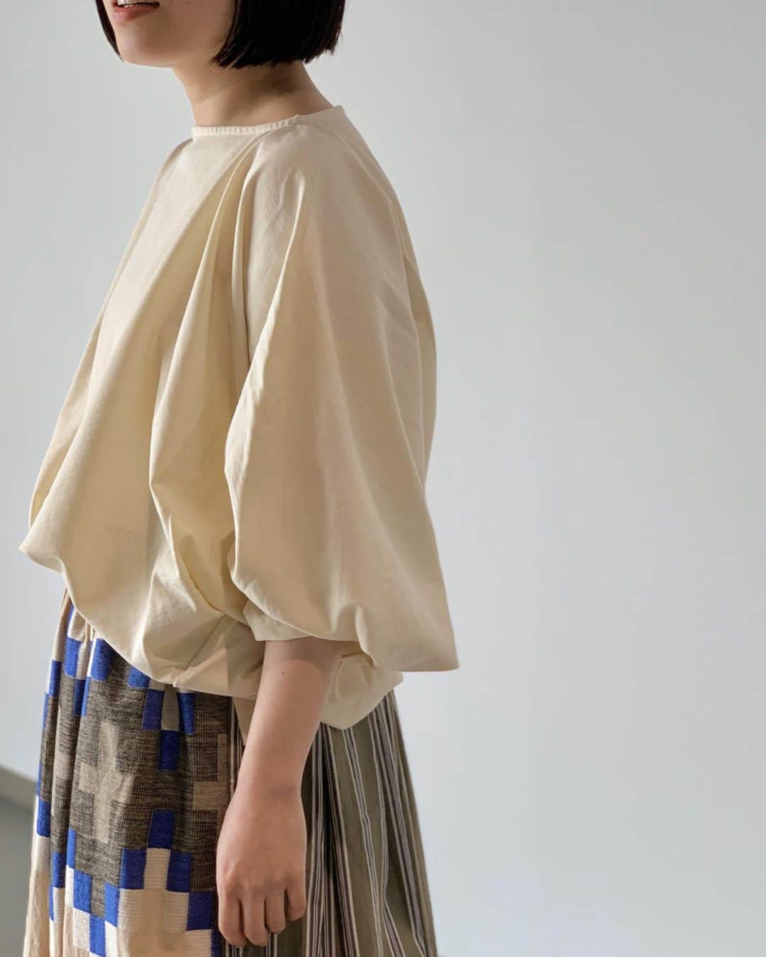 ネ・ネットのインスタグラム：「【 wantan jersey ¥9,000+tax 】 《頭と腕を通す穴があれば服になる》。そんな考えから生まれたネ・ネットの人気シリーズ『wantan』。アシンメトリーなデザインが視覚的にも楽しい表情を見せるアイテムです。ボーダー・無地とカラーも豊富に揃えております。  #ネネット #nenet #新作 #new #spring #summer #2020 #collection #fashion #tokyo #japan #大人カジュアル #大人ネネット #otona_nenet #wantan #ワンタン」