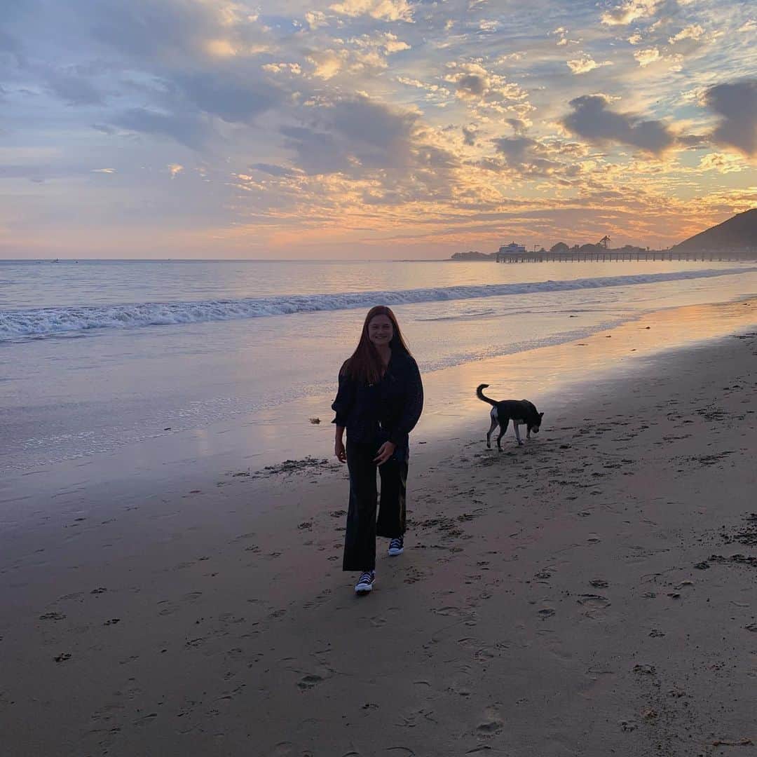 ボニー・ライトのインスタグラム：「miss you 🌊」
