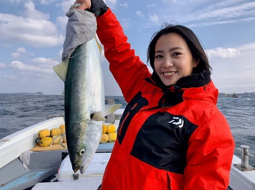 矢野由希子さんのインスタグラム写真 - (矢野由希子Instagram)「いつしかのいえーい  #城島健司のJ的な釣りテレビ  #JTV #城島健司 #小林一史  #果南 #久米知里 #橋口D #タイラバ #第三天童丸 #天童丸 #チビヒラマサ #ヤズも釣れたよ #タイは釣れなかった」4月27日 12時36分 - yanoyukiko_