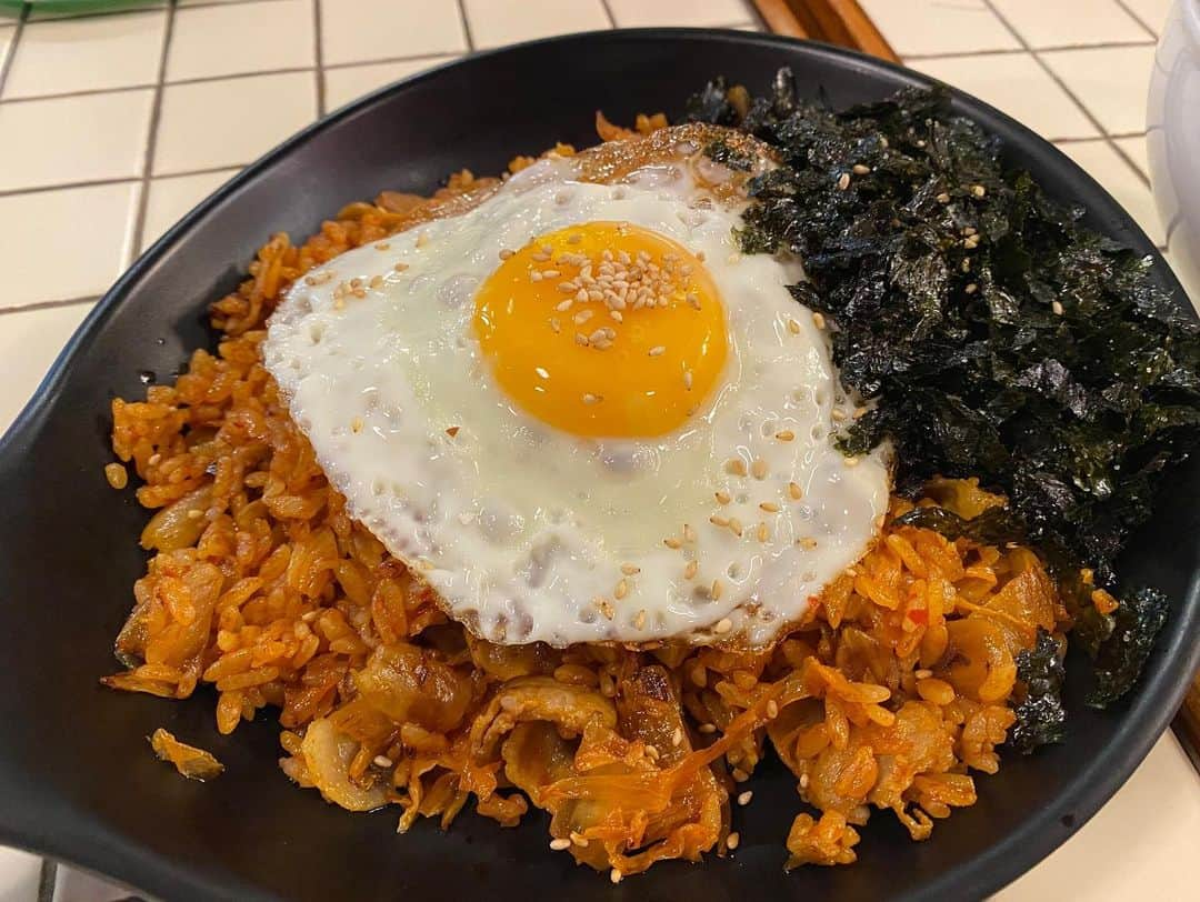 ペ・ヒギョンさんのインスタグラム写真 - (ペ・ヒギョンInstagram)「이래서 다들 맛잇다고 하는구먼 #도산분식 #광교호수공원 #가격은안분식」4月27日 13時39分 - baeheekyung3