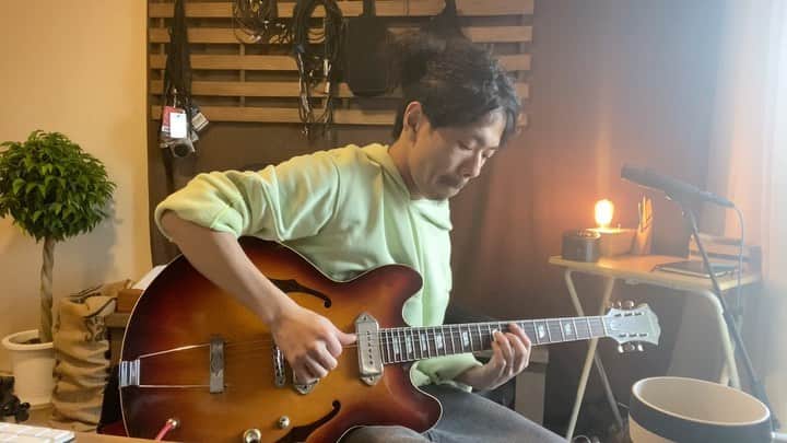 のインスタグラム：「SANSAMP GT2をラインでどれだけ良く鳴らせるかのテスト。 曲はNirvanaのlithium。 毎日元気にギターを弾いています。 #awesomehomeclub」