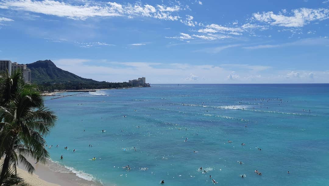 瞳ゆゆさんのインスタグラム写真 - (瞳ゆゆInstagram)「青い海と広い空が見たいなぁ🏖️ 今日はどんより曇り空😞  #hawaii #diamondhead #moanasurfrider #waikiki #waikikibeach #ハワイ #モアナサーフライダー #stayhome」4月27日 14時08分 - yuyu_hitomi