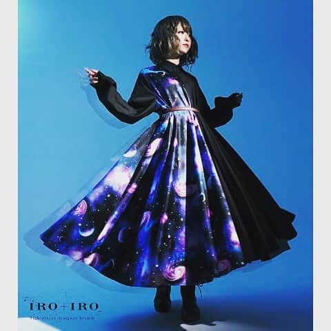 のインスタグラム：「. ワンピース専門店｢favorite｣新作 ギャラクシーなマキシ丈シャツワンピース⋆͛*͛*✭ . 歩く度になびく幻想的な宇宙ドレープなワンピースが登場👗✨ ご予約受付中॰˳ཻ̊♡ . #ヴィレヴァン #ワンピース #宇宙  #ギャラクシー #欲しい #villagevanguard #newarrivals #apparel #galaxy #favorite」