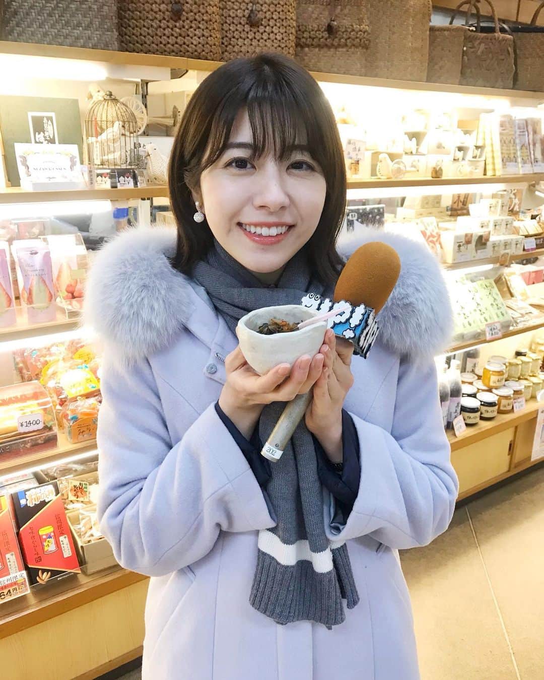 のインスタグラム：「. 今日は雨でぐっと冷え込んでますね😖  3月の頭にZIPの取材で長野に行った時は 雪がかなり降ってて寒かったな〜 写真載せ忘れていたのでぺたり。  また近いうちインスタライブやろうかな🏠」