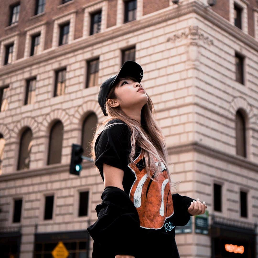 R!Nのインスタグラム：「#throwback LA  Photo by @tacma_dan  #LA #downtown #portrait」