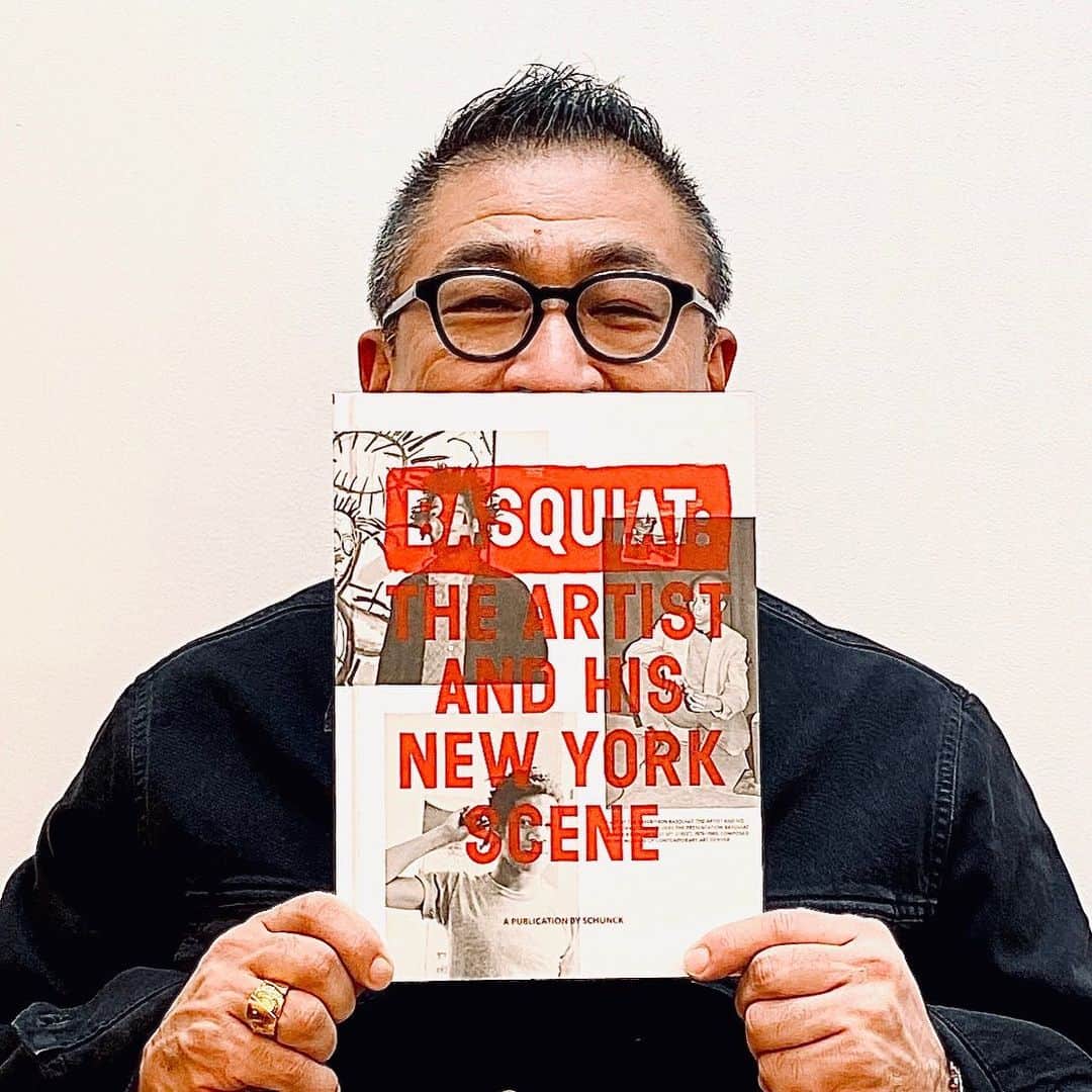 片山正通さんのインスタグラム写真 - (片山正通Instagram)「Numéro TOKYO編集長の田中杏子さん @akoakotanaka から”7日間ブックカバーチャレンジ”のバトンを頂きました！﻿ 僕は最近購入してとても気に入ってる本を7冊ご紹介します。﻿ ﻿ MY BOOK COVER CHALLENGE﻿ Day ６: ﻿ Basquiat: The Artist And His New York Scene  サラリーマン時代から現代アートコレクターとなり、２０２０年４月に横浜美術大学の学長に就任した宮津大輔さん @daisukemiyatsu にバトンをつなぎます。 宮津さん、よろしくお願いします m(._.)m 【7日間ブックカバーチャレンジ】﻿ これは読書文化の普及に貢献するためのチャレンジで、好きな本を1日1冊、7日間投稿。本についての説明は必要なく、表紙画像だけをアップ。更に、その都度1人の友達を紹介し、このチャレンジへの参加をお願いするというルールだそうです。﻿ ﻿ -------------- I received the baton from Numéro TOKYO’s editor-in-chief, Ako Tanaka-san @akoakotanaka ,  for the "7-day book cover challenge"!﻿ Here are seven books I recently purchased and I really like them.﻿ ﻿ MY BOOK COVER CHALLENGE﻿ Day ６: ﻿ Basquiat: The Artist And His New York Scene ﻿ I pass my baton to Mr. Daisuke Miyatsu @daisukemiyatsu . He has been a contemporary art collector since he was a salaried worker(known as a salaried-man collector), and in April 2020 he became the president of Yokohama University of Art and Design.  Thank you for accepting this, Miyatsu-san!﻿ m (._.) m﻿ [7-day book cover challenge]﻿ This is to contribute to the spread of reading culture. I post my favorite book once a day for 7 days. There is no need to explain the book, only the cover image. Furthermore, the rule is to introduce one friend each time and ask them to participate in this challenge.﻿ ﻿ #bookcoverchallenge﻿ # 7daysbookcoverchallenge﻿ #readingbooks #reading #readingbooks #funreading #book #books #booklover #bookcover #booksbooksbooks #culture #culturetrip #本 #本日のおすすめ」4月27日 16時06分 - masamichi_katayama