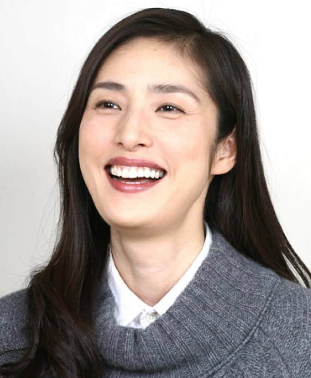のインスタグラム：「. 早くまた天海さんの笑顔に会えますように💕本当に太陽のような人。絶対に元気でいてくださいね🙏🏻 個人的に1、2枚目が大好きです。 . . #天海祐希 さん」