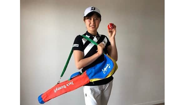 大里桃子さんのインスタグラム写真 - (大里桃子Instagram)「Jack BunnyのSNAG GOLF⛳️ おうち時間に最適です🙆‍♀️ 動画は2倍速です！笑 #おうち時間 #stayhome #jackbunny #snaggolf」4月27日 16時13分 - chanmomo810