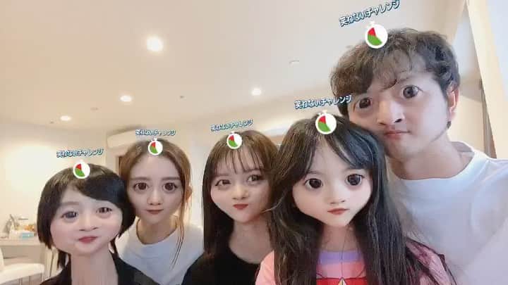 岩隈久志のインスタグラム：「今日はオフでしたが、体のケアに行ってきました。 帰宅して家族でこんな遊びをしました^_^ 一つ目は成功、二つ目は失敗したやつです。笑 #笑わないチャレンジ #stayhomestaysafe」