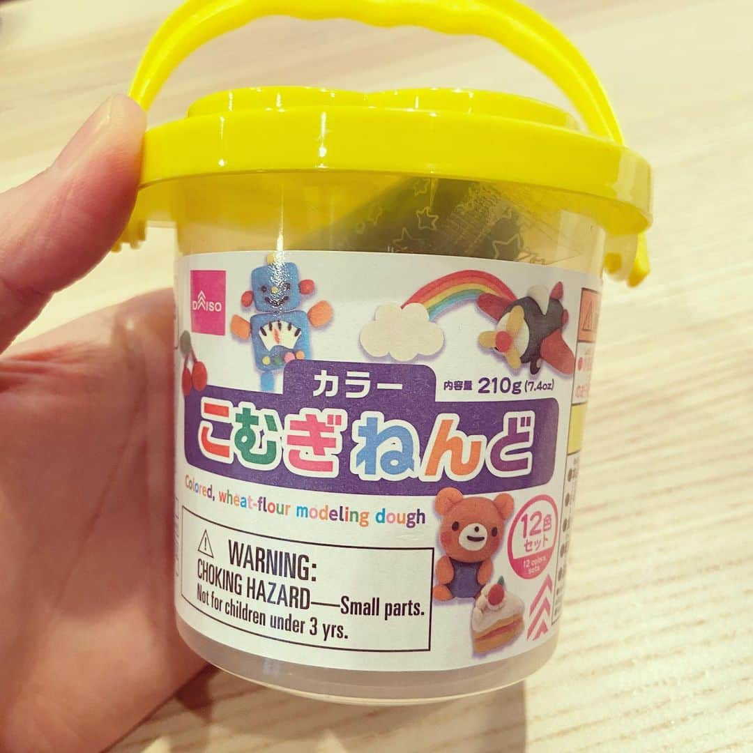 EIKI さんのインスタグラム写真 - (EIKI Instagram)「粘土工作:001 Title : 1st clay 100円均一で売ってる @daiso_official 『こむぎねんど』編  #粘土#ねんど#passion#多色#inspiration#次回作#気持ち#100円均一#clay#world#12色#artefactart」4月27日 16時50分 - artefact_logslom