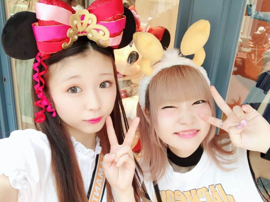 のインスタグラム：「お姉ちゃんにこのときのインナーカラーおすすめだよって過去の写真見せたら「インナーカラーより眉毛どうしたんwww」と言われました🙂」