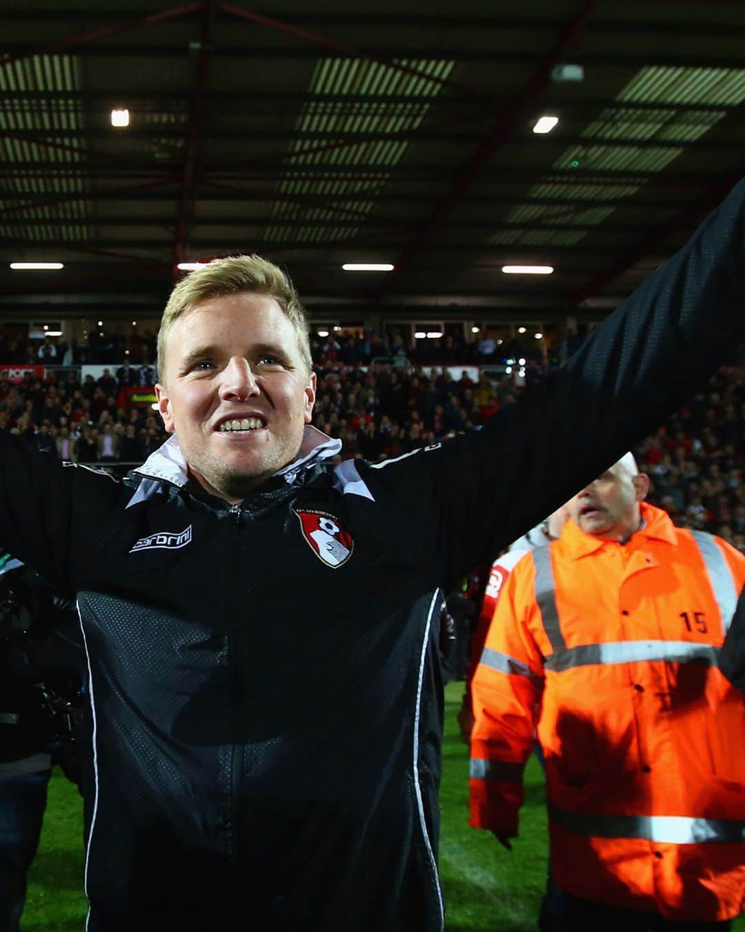 AFCボーンマスさんのインスタグラム写真 - (AFCボーンマスInstagram)「📆 Five years ago today... PREMIER LEAGUE PROMOTION 💪🤩👊 #afcb 🍒」4月27日 17時16分 - afcb