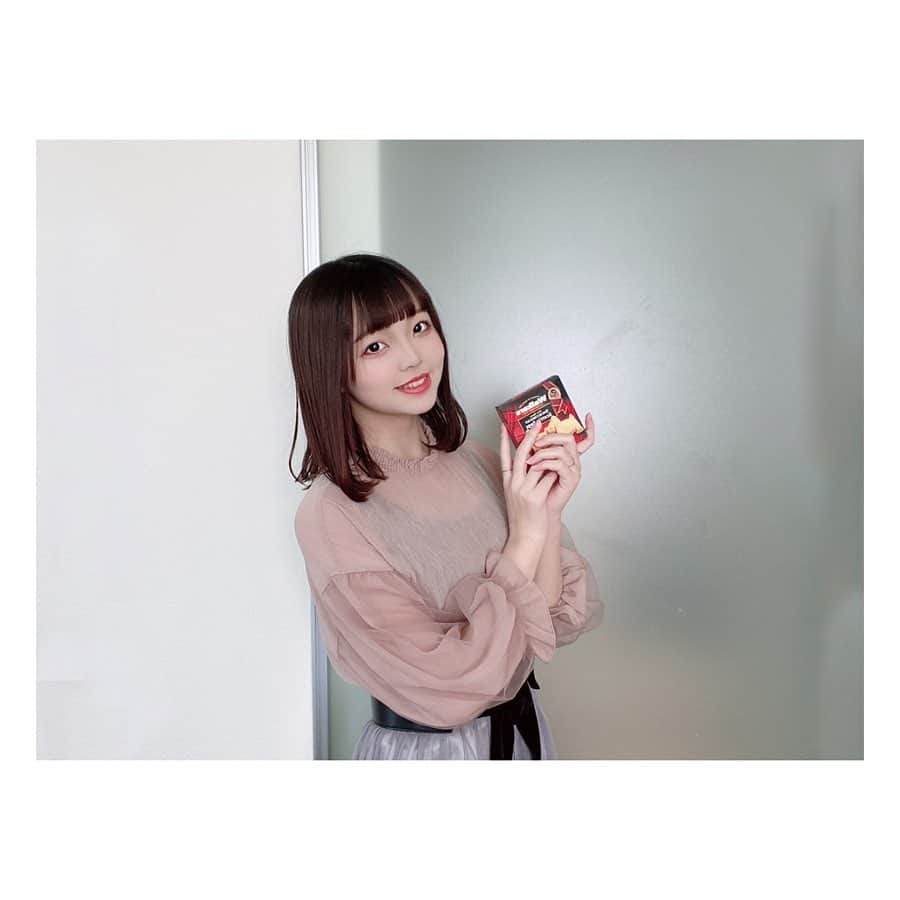 奥本陽菜さんのインスタグラム写真 - (奥本陽菜Instagram)「今日も風つよかったああああ🤭 ・ ・ ・ ・ ・ ・ ・ ・ #このお菓子#めちゃ好き ・ ・ ・ ・ 元気ですか??🎀」4月27日 17時08分 - hinanohiroshima