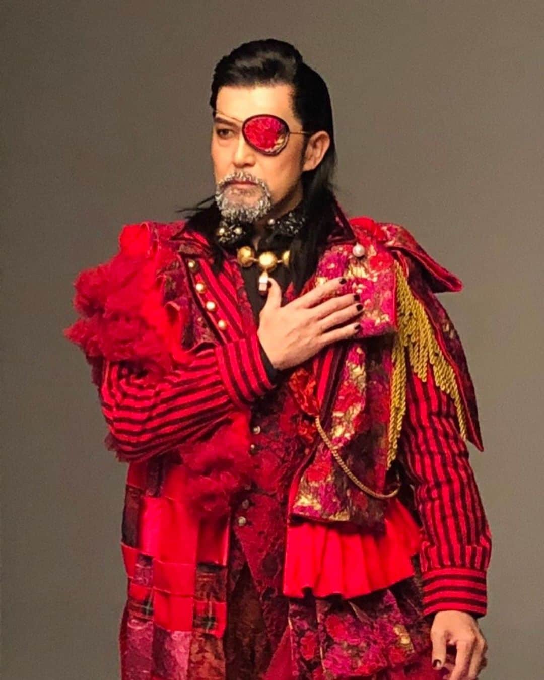 大澄賢也のインスタグラム：「6月の下旬から7月中旬まで、東京、大阪、愛知で公演予定  音楽劇 「プラネタリウムのふたご」 作　いしいしんじ 脚本・演出　ウォーリー木下 音楽　トクマルシューゴ 作詞　森雪之丞  CAST 永田崇人　阿久津仁愛 /佐藤アツヒロ /前島亜美　菊池修司　サイクロンZ  冨森ジャスティン　中山昇　山崎秀樹　安田カナ　黒木夏海　谷啓吾　田辺謙一郎 /彩吹真央　春風ひとみ　大澄賢也　松尾貴史  座長テオ役で出演しますー 詳しくは、HPにて  https://www.planetarium-twins2020.com/  まだ、先の状況は読めませんが、粛々と準備はしておきます。」