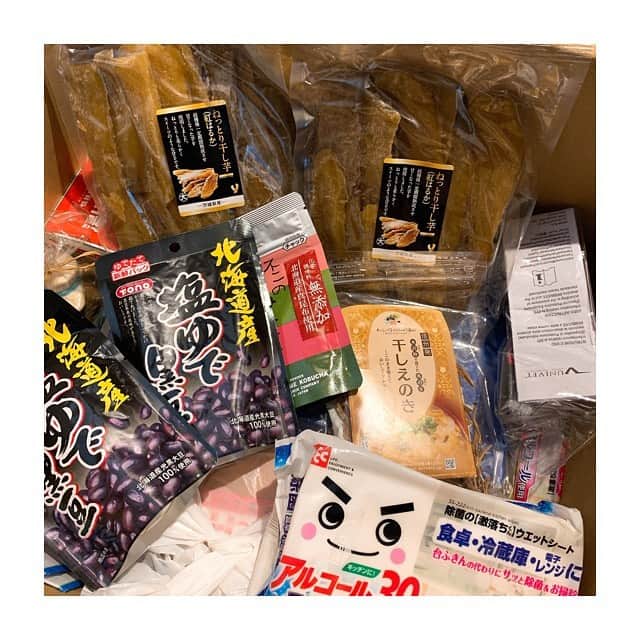 長沢美月さんのインスタグラム写真 - (長沢美月Instagram)「除菌シートが売ってないと話していたら、母が送ってくれました✨ 食べ物、大好きな梅干しや干し芋も共に🥰 嬉しい😌✨ 干しえのきってどうやって使うんでしょう🤔笑 #ブログ更新しました」4月27日 18時00分 - _mizuki_0212