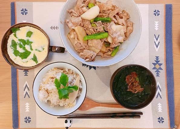 逢田梨香子さんのインスタグラム写真 - (逢田梨香子Instagram)「いつかのご飯🍚 なんだかんだ自炊は中学生くらいからやってます。 昔は料理するのあんまり好きじゃなかったけど最近は1番のリフレッシュな気がする🍳 仕事が忙しい時はなかなかしっかり作れず簡単なものばかりになりがちだから、こんな時こそちゃんと作りたいなって。 今日のお夕飯は何にしようかな〜。 お昼は茶碗蒸し作ったんだけど、水の量が少なくてスフレみたいになっちゃった。そんな日もあるよね🥚 お料理のお写真評判が良かったからたまに載せようかな🙋‍♀️ . . . #おうちごはん」4月27日 18時09分 - aida_rikako_