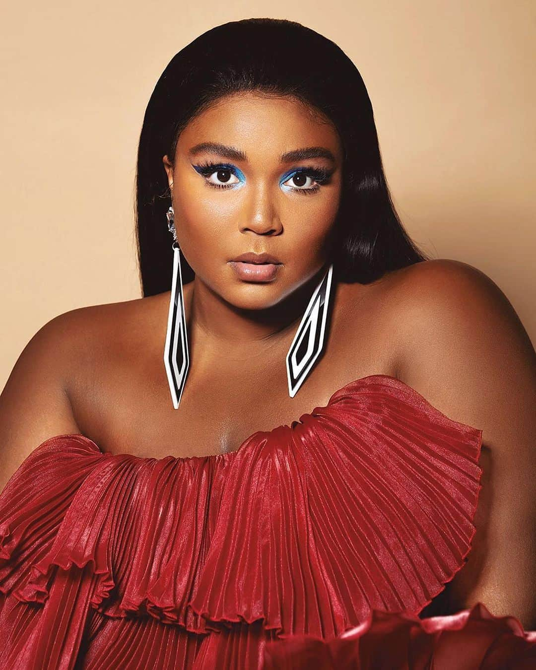 ワーナーミュージック・ジャパン洋楽さんのインスタグラム写真 - (ワーナーミュージック・ジャパン洋楽Instagram)「【Lizzo】 4/27はリゾのお誕生日❣️🎂 ✨ 今年はグラミー賞や、数多くの賞などを受賞して、勢いのあるリゾ🤩 ✨ 素晴らしい音楽だけでなく、彼女はセルフラブやありのままでいる大切さなどを教えてくれるアーティストです🥺❤️ ✨ そんな魅力たっぷりのリゾはみんな大好きです🥰 ✨ そして、今日お誕生日をお祝いしたLINE LIVEを21時より実施します😊 #lizzo #happybirthday #リゾ #誕生日 #洋楽 #おうちで音楽」4月27日 18時27分 - warnermusicjp_intl