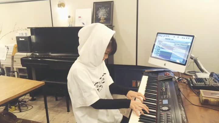 のインスタグラム：「ばらの花/くるり  AIO　#piano #遊び #くるり #ばらの花　#stayhome」