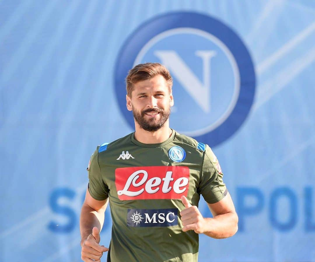 SSCナポリさんのインスタグラム写真 - (SSCナポリInstagram)「🌞 #MondayMotivation 💙 #ForzaNapoliSempre」4月27日 19時07分 - officialsscnapoli