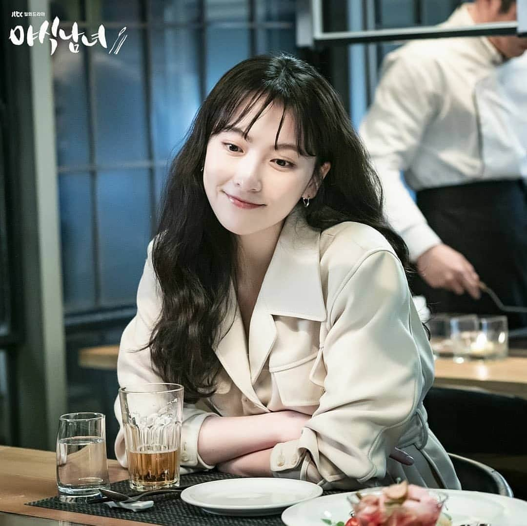 知英さんのインスタグラム写真 - (知英Instagram)「🍽🥢👩🏻‍💻🍳🍲🍻 #야식남녀#jtbc」4月27日 19時22分 - kkangjji_