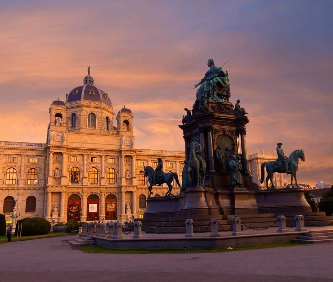 Lonely Planetのインスタグラム：「Vienna is such a magical place. Tap the link in our bio to read a short travel story by Ann Patchett about how she missed plane to Vienna but had an unforgettable experience a year later.」