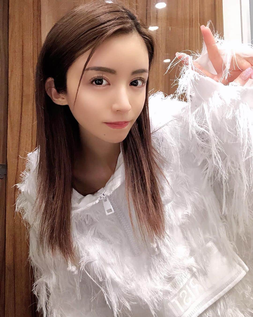 一条響さんのインスタグラム写真 - (一条響Instagram)「🕊🕊🕊 ， これ着て早くお出かけしたい😌👒💕 ， #dior#前髪ちょろん」4月27日 21時31分 - ichijyo_hibiki