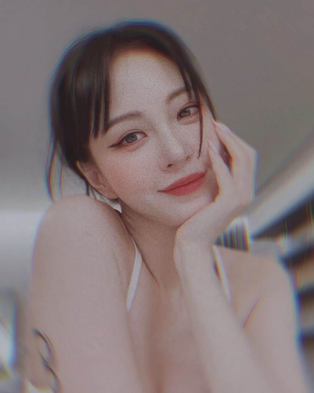 ハン・イェスルさんのインスタグラム写真 - (ハン・イェスルInstagram)「인스타 감성」4月27日 21時35分 - han_ye_seul_