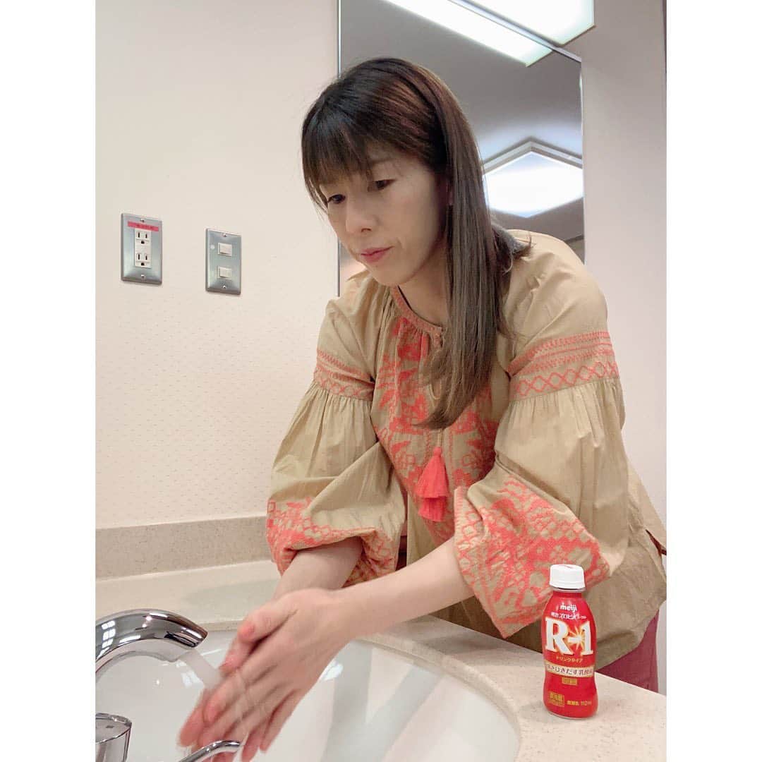 吉田沙保里さんのインスタグラム写真 - (吉田沙保里Instagram)「何かする度に、こまめに手洗いしています👏 みなさんは1日、何回手洗いしてますか？😊 #習慣 #手洗い #R1も忘れずに」4月27日 21時42分 - saori___yoshida