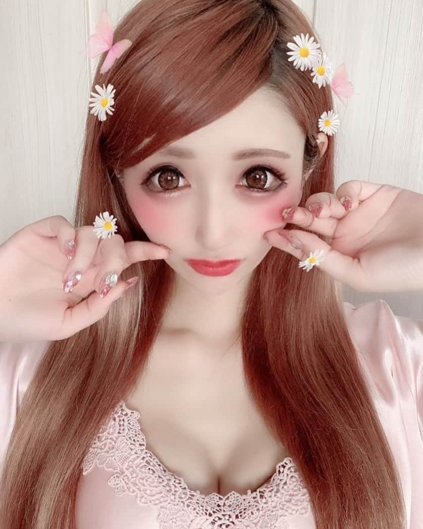 桜咲姫奈さんのインスタグラム写真 - (桜咲姫奈Instagram)「いっぱい自撮りしたからちょっとずつ載せてく……笑🥺💓💓💓 #おうち時間 #ルームウェア」4月27日 22時06分 - himena_ousaki