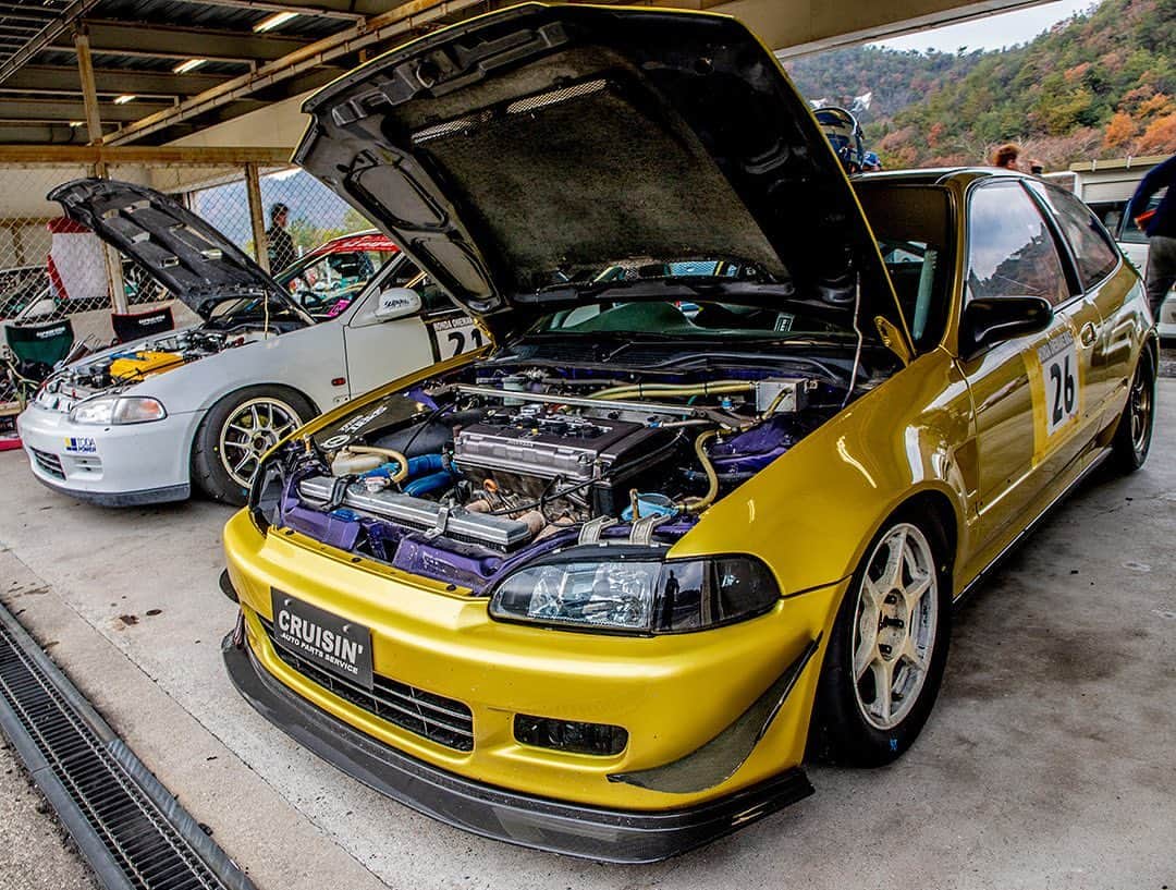 のインスタグラム：「_ YELLOW DRAGON CRUSIN' EG6 Honda CIVIC SiR _ _ Shot on Dec-15 2019 "HONDA VTEC ONE MAKE RACE Rd.5" organized by @zerofighterautocustom at Central Circuit (Hyogo, Japan) _ owner: @yujiataokachocoball photo: @mistbahn _ _ JP) 2019年12月15日 セントラルサーキット、ゼロファイターさん( @zerofighterautocustom )主催「HONDA VTEC ONE MAKE RACE」。 _ _ #hondaonemakerace #zerofighterautocustom #centralcircuit #セントラルサーキット #crusin #クルージン #sukebeisu  #yellowdragon #イエロードラゴン #honda #civic #hondacivic #ホンダシビック #シビック #eg6 #eg #egcivic #ej1 #eg8  #bseries #b16 #b16a #osakajdm #kanjo #kanjostyle #kanjoracer #kanjozoku #timeattack #timeattackjapan #hondasontrack」