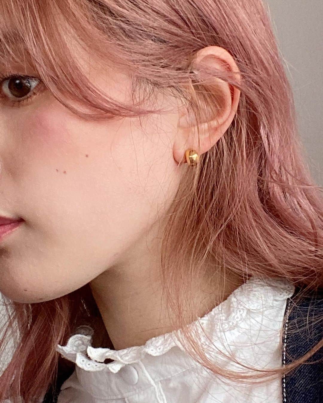 目見田早弥子のインスタグラム：「| 🧈 おマメみたいなピアス。かわい🤍 @gagan.jewelry」