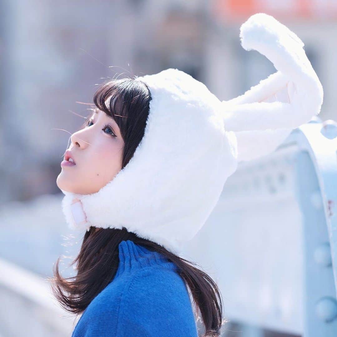 山本ゆうかのインスタグラム：「﻿ ﻿ 昼夜逆転しすぎてるから﻿ 毎朝目覚ましかけようかな………﻿ ﻿ ﻿ ﻿ 仕事だったら寝坊しないけど﻿ 自分のために起きるとなると﻿ 確実に二度寝、三度寝しそうやな…﻿ ﻿ ﻿ ﻿ 通勤してる時、何故毎朝5:40に起きれてたんやろか… 皆の衆は休みの日何時に起きますか…？」
