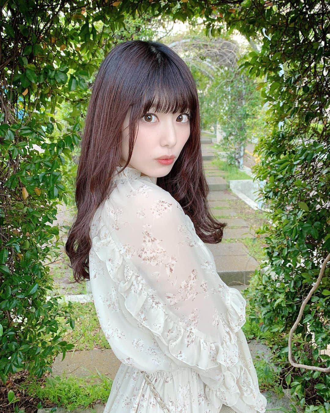 高橋みおさんのインスタグラム写真 - (高橋みおInstagram)「🤍 、 春はワンピースが着たくなります 、 、 #spring #春服　#春　#ワンピース　#fashion #ootd #outfit #outfitoftheday #みおちんコーデ」4月27日 23時41分 - miochin052