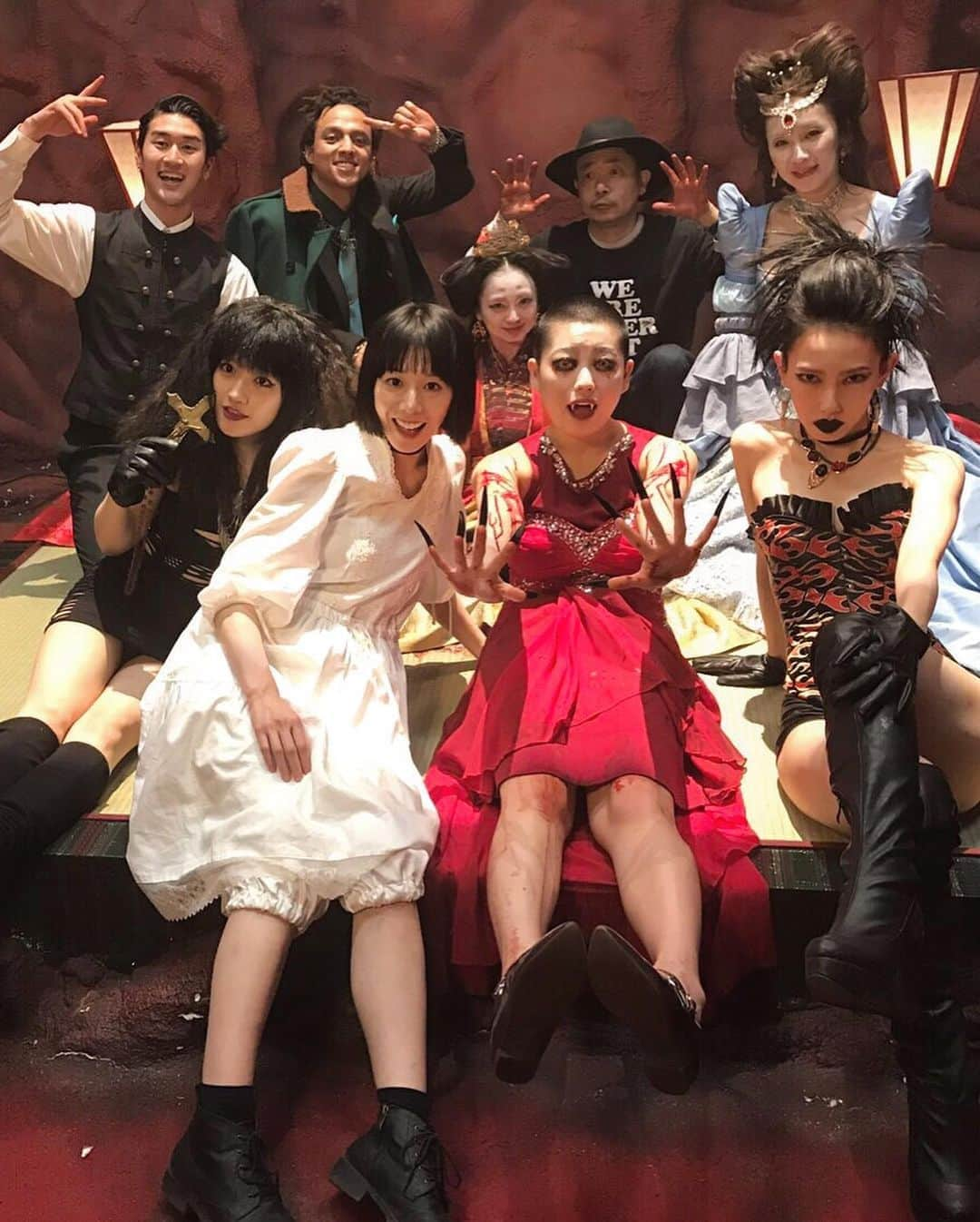 丞威さんのインスタグラム写真 - (丞威Instagram)「#東京ヴァンパイアホテル #TokyoVampireHotel #sionsono @mitsushimax  マイしーじゃー、マイブラザー」4月27日 23時45分 - joeytee_ybenormol