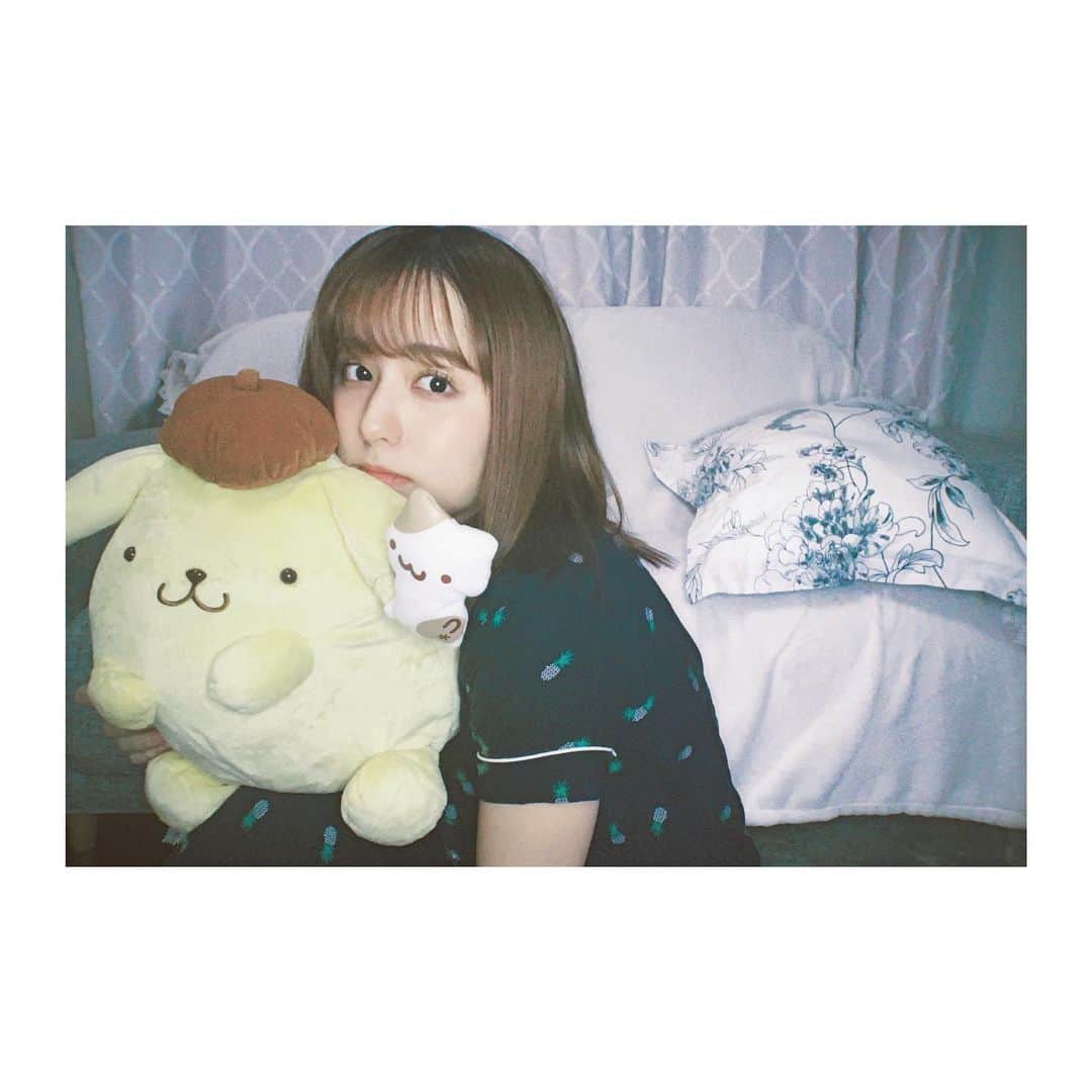 前田美里のインスタグラム：「本日のお家ノスタルジック。 . #おうち時間 #stayhome #パジャマ #パジャマ女子 #ポムポムプリン #film #フィルム #ノスタルジック #写真好きな人と繋がりたい #photo #follow #followme #japanesegirl #instagood #本日の1枚」