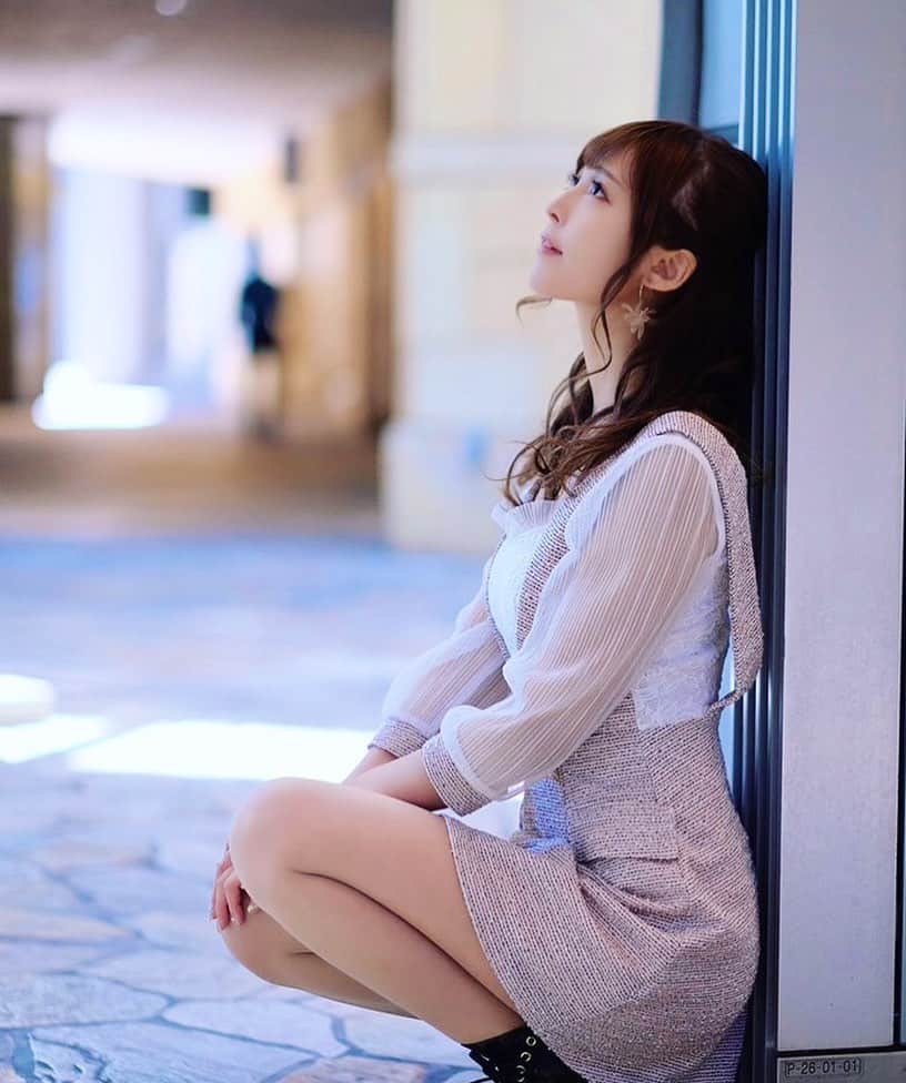 葵井えりかのインスタグラム：「去年から、今年の為に 色んなこと頑張って 初めてオーディションにも携わったり 色んなこと考えたり悩んだり  まだほんの少し前だけどあの頃はまさか開幕できない、このお仕事ができない状況になるなんて考えてもみなかったなぁ… 皆もこんな状況生きてて初めてでしょ？  それでも今できることがんばろうね。 今は配信で忙しい日々を送れていて感謝(o^^o) #stayhome #portrait」