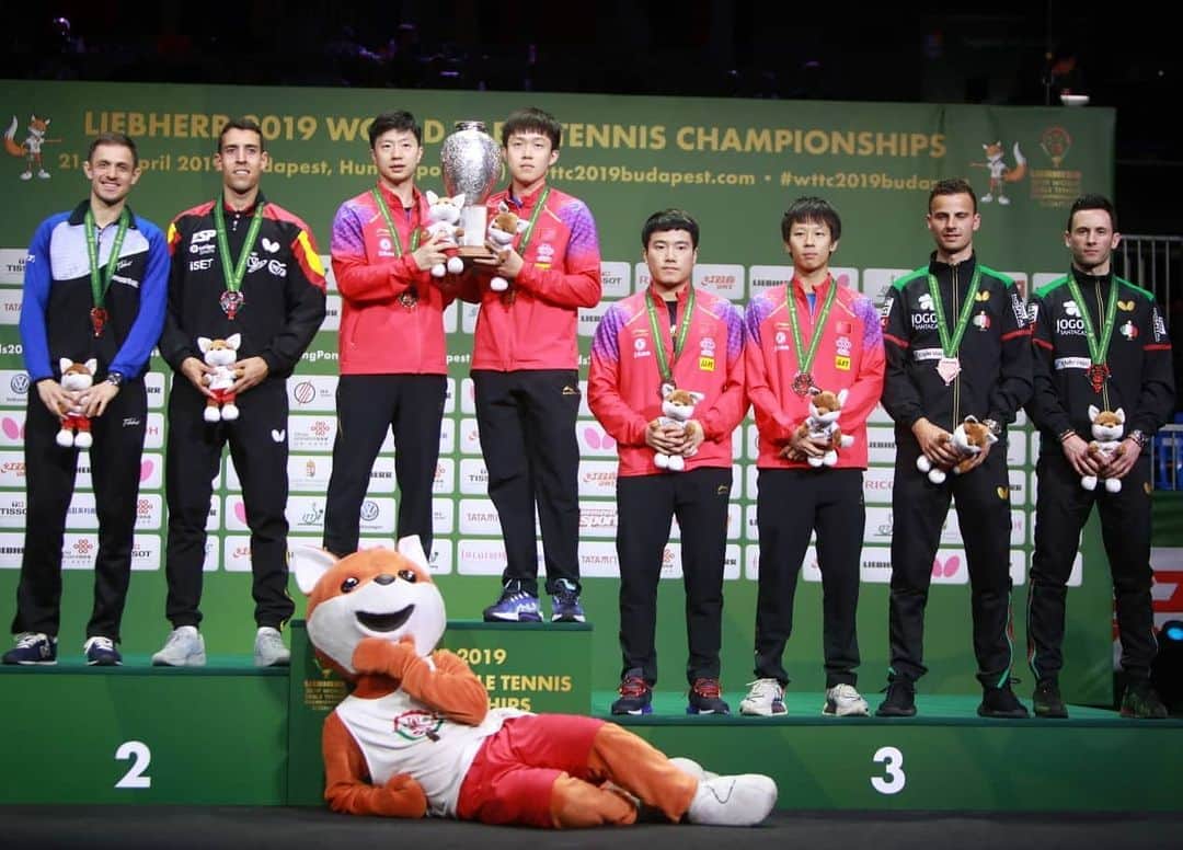 ジョアン・モンテイロさんのインスタグラム写真 - (ジョアン・モンテイロInstagram)「1 year ago history has been made for 🇵🇹🏓🥉 at the World Championships! Happy to be part of it! What a journey @tiagoapolonia 🤜🤛 #ITTFWorlds2019」4月28日 1時46分 - montii83