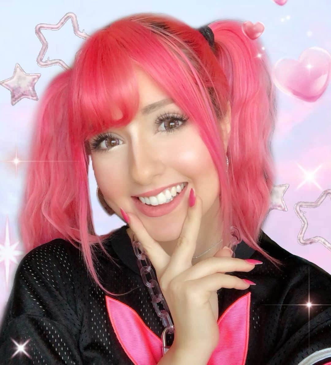のインスタグラム：「Happy Monday guys! ( º＿º ) Monday’s suck but today is the day you can finally go stream “AsaKara no BREAD”! Go check the platform of ur choice!  There’s also gonna be the premiere of the lyric video coming out tonight at 6, so go check out my channel to set a reminder \(◦´-`◦)/♡ . . . #newmusic #kawaiirap #animerap #bubblegumtrap #kawaiigang #bubblegumgang #kawaiimusic #jtrap #gaijingyaru #hiphop」