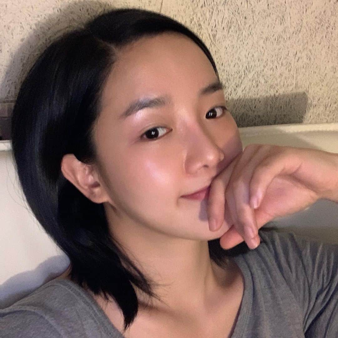 キム・ボヒョンのインスタグラム：「🌚」