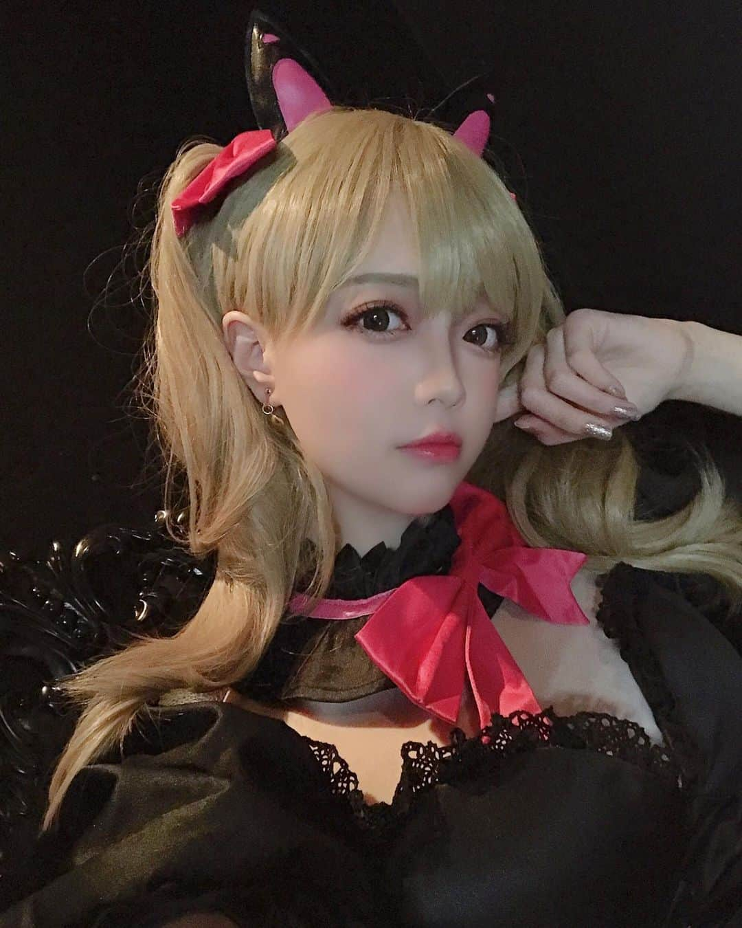 Chikako千佳子さんのインスタグラム写真 - (Chikako千佳子Instagram)「Cat Power💗🖤💗🖤 #dva #dvacosplay #blizzard #overwatch #overwatchcosplay #blackcatdva」4月28日 15時54分 - cindychikako