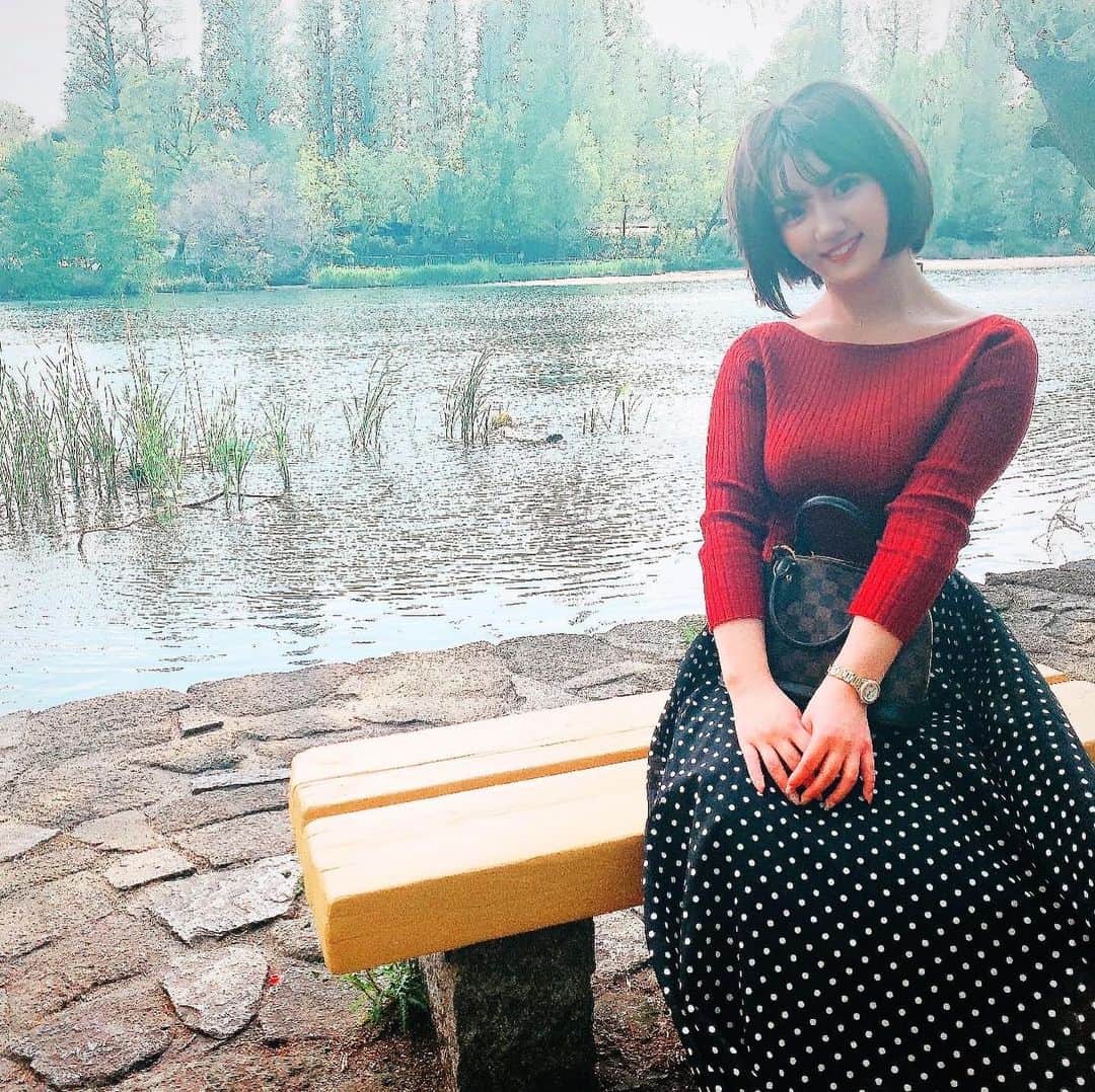 のインスタグラム：「はやく外出れるようになりたい〜〜！ お散歩したいし買い物も行きたい🥰  #吉祥寺　#井の頭恩賜公園 #unitedarrows  #ショートボブ」