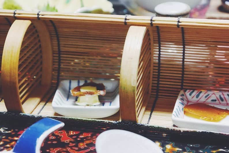 Rediscover Fukushimaさんのインスタグラム写真 - (Rediscover FukushimaInstagram)「What’s the most memorable meal you’ve had in Japan? For me, it must be being treated to this spread for dinner at a traditional ryokan in Iizaka Onsen. Each tiny dish contains a different type of vegetable, including sansai (wild mountain vegetables), all grown or collected by the ryokan owners. While there is a huge amount of variety among washoku dishes across Japan, one thing that tends to be true no matter where you go is that the presentation is fantastic! Even so, this meal at Aoba Ryokan was really something special」4月28日 15時17分 - rediscoverfukushima