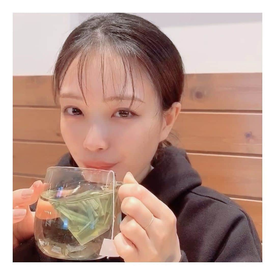 黒木晴香さんのインスタグラム写真 - (黒木晴香Instagram)「お仕事前の一杯 ——————————— #tea #lemongrass #束の間の #teatime #goodintea #hashreco #ホットティー  #グッドインティー #ティータイム」4月28日 15時36分 - k.uro____